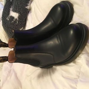 Dr. Martens 2976 Chelsea Boot